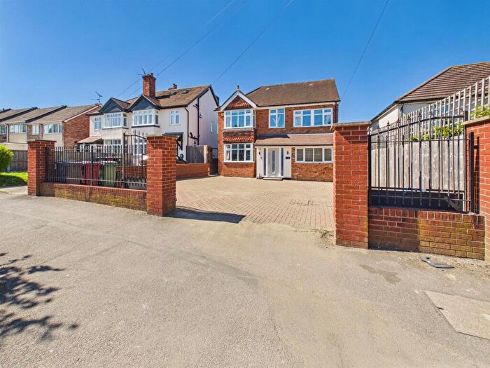 5 Bedroom Detached House For Sale In Park Lane, Tilehurst, Reading, RG31
