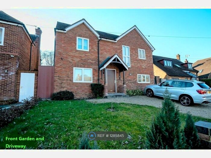 4 Bedroom Detached House To Rent In Walker Road, Berkshire SL6