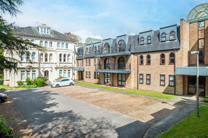 2 Bedroom Flat For Sale In Newmarket, Suffolk, CB8