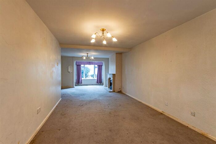 3 Bedroom Semi-Detached House For Sale In White Road, Staveley, Chesterfield, S43