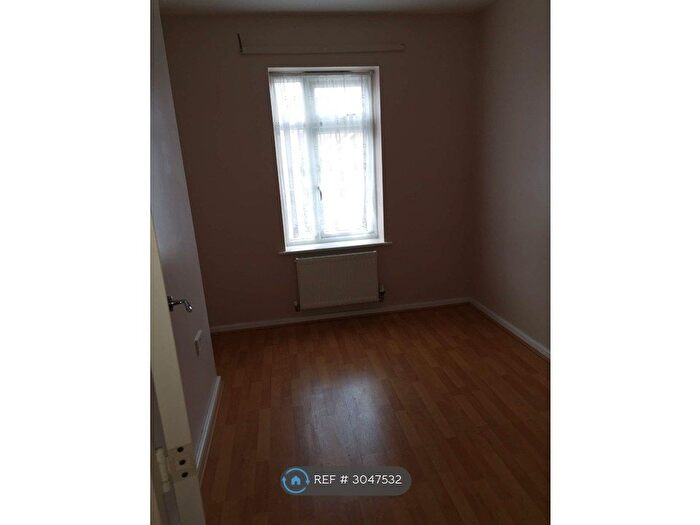 3 Bedroom Semi-Detached House To Rent In The Riddings, Birmingham, B33