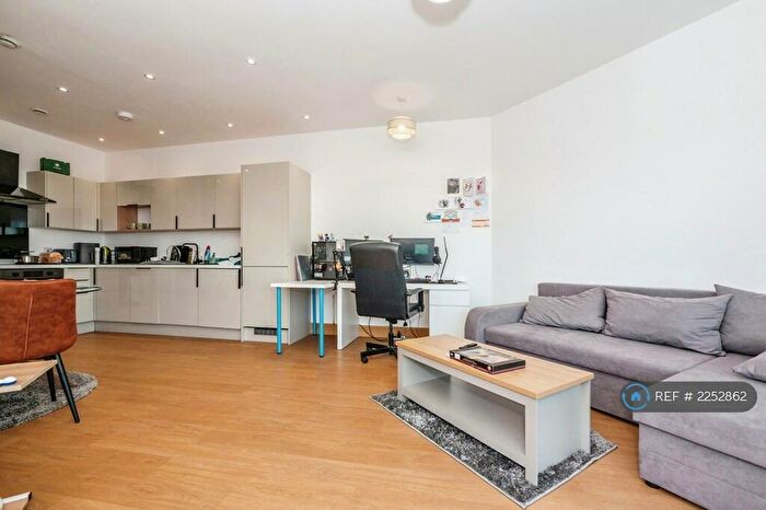 1 Bedroom Flat To Rent In Estuary View Apartments, Northfleet, DA11