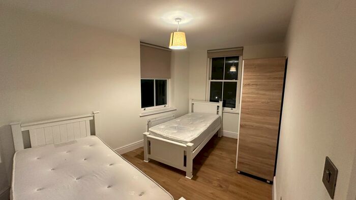 2 Bedroom Flat To Rent In Eltham High Street, Eltham, SE9