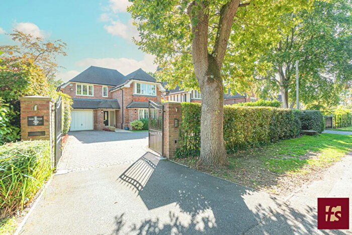 4 Bedroom Detached House For Sale In Oak House, Ellis Road, RG45