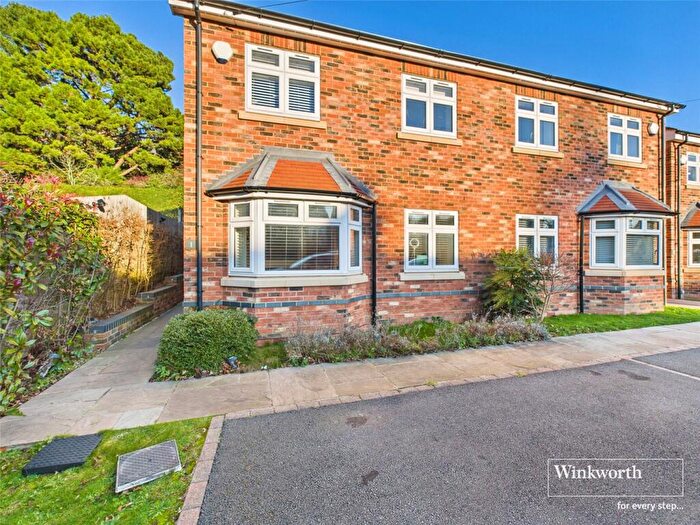 4 Bedroom Semi-Detached House For Sale In Hillview Close, Sonning Common, Reading, Oxfordshire, RG4