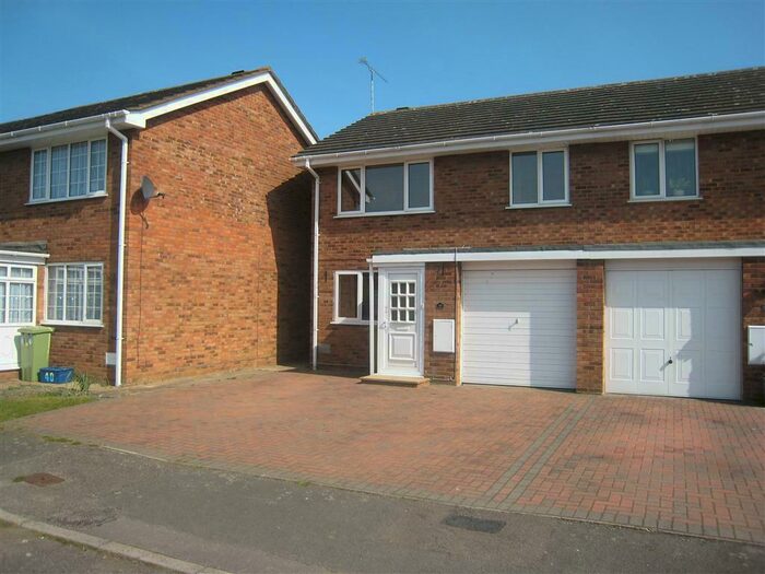 3 Bedroom Semi-Detached House To Rent In Holland Way, Newport Pagnell, MK16