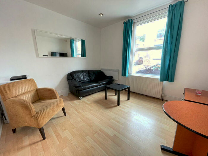 4 Bedroom Terraced House To Rent In Harold Grove, Leeds, West Yorkshire, LS6