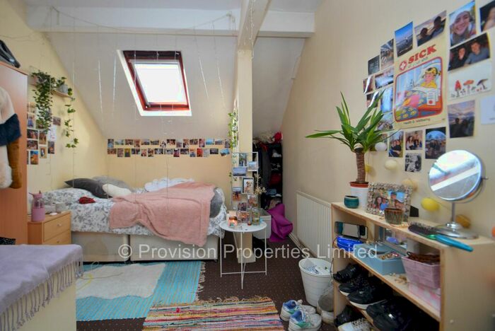 6 Bedroom Terraced House To Rent In Regent Park Avenue, Hyde Leeds, LS6