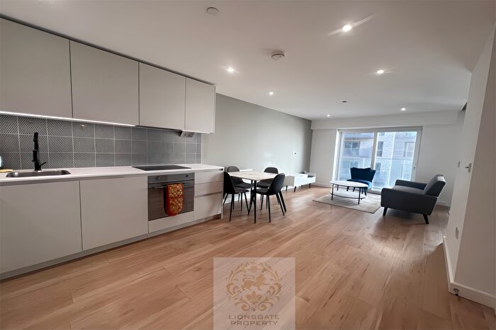 Apartment To Rent In Celeste House, NW9