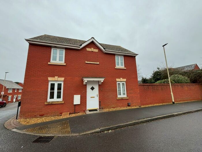 3 Bedroom House To Rent In Crown Way, Kings Heath, EX2