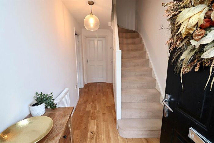 3 Bedroom End Of Terrace House For Sale In Beech Close, Market Weighton, York, YO43