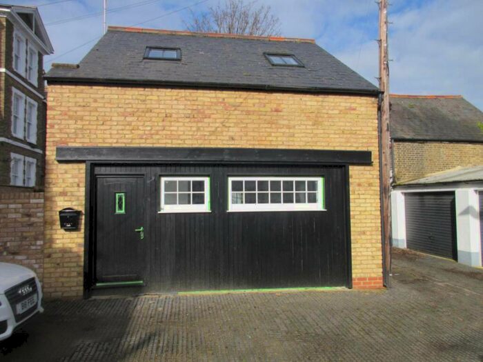 1 Bedroom House To Rent In R/O Clifftown Parade, Southend On Sea, SS1