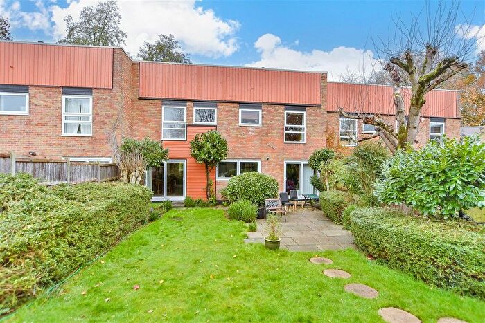 4 Bedroom Terraced House For Sale In Lambardes, New Ash Green, Longfield, Kent, DA3