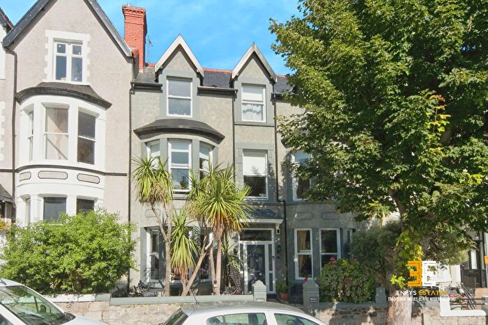 9 Bedroom Town House For Sale In Arvon Avenue, Llandudno, LL30