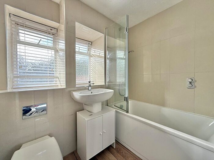 3 Bedroom End Of Terrace House For Sale In Higher Barley Mount, Exeter, EX4