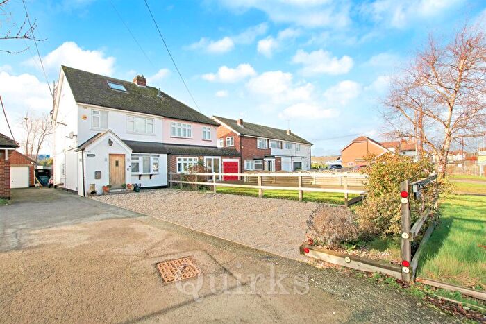 3 Bedroom Semi-Detached House For Sale In Southend Road, Billericay, CM11