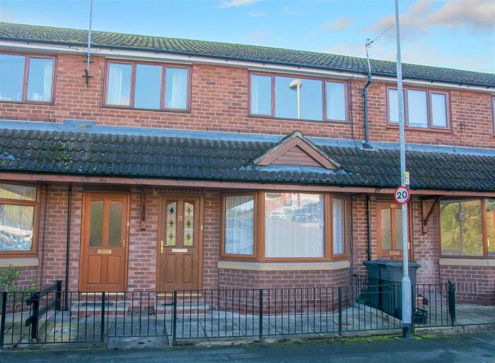 2 Bedroom Flat To Rent In The Gills, Otley, Leeds LS21