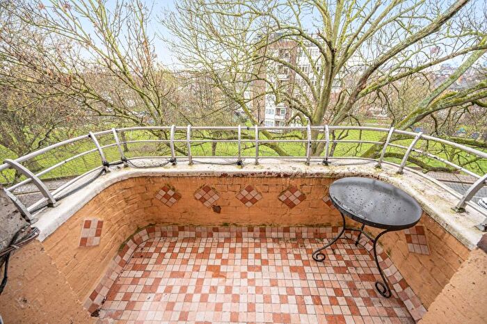 3 Bedroom Flat For Sale In Maitland Park Villas, Belsize Park, London, NW3