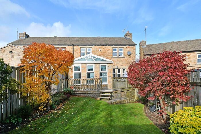 3 Bedroom Semi-Detached House For Sale In Red Oak Lane, Stannington, S6