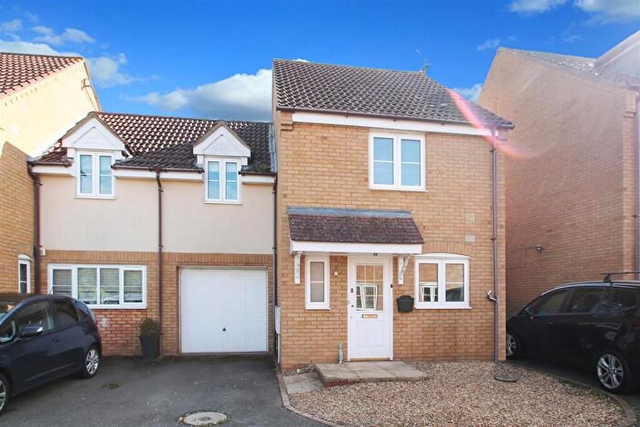 3 Bedroom Semi-Detached House To Rent In Furnace Drive, Thrapston, NN14