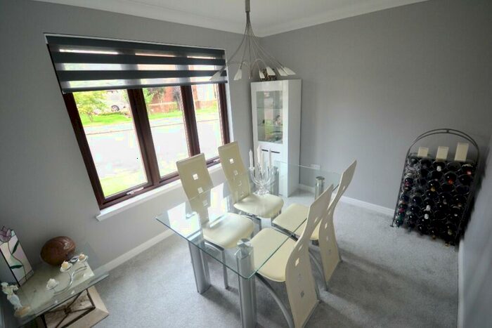 4 Bedroom Detached House For Sale In Greenfinch Avenue, G68