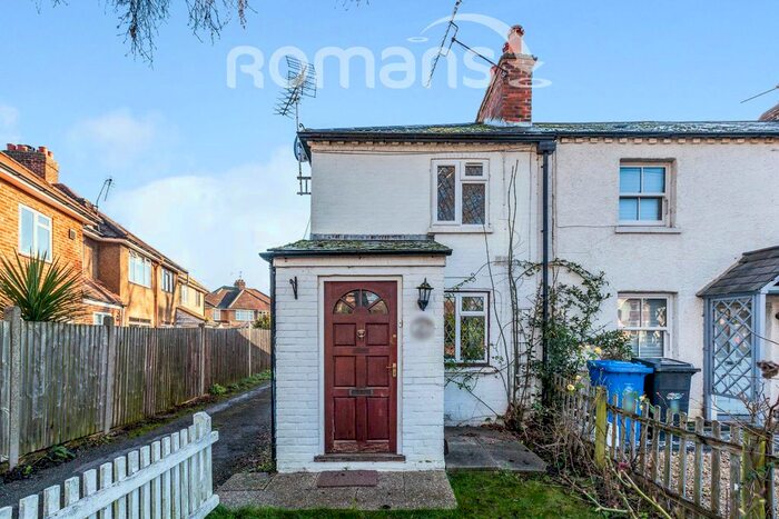 2 Bedroom Cottage To Rent In Albion Place, Windsor SL4