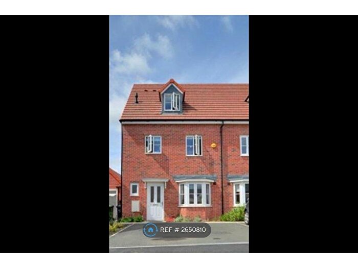 4 Bedroom End Of Terrace House To Rent In Sentinel Close, Worcester, WR2