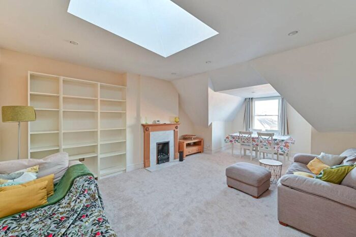2 Bedroom Flat To Rent In Vancouver Road, Forest Hill, London, SE23