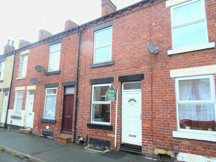2 Bedroom Property To Rent In Bowman Street, Wakefield, WF1