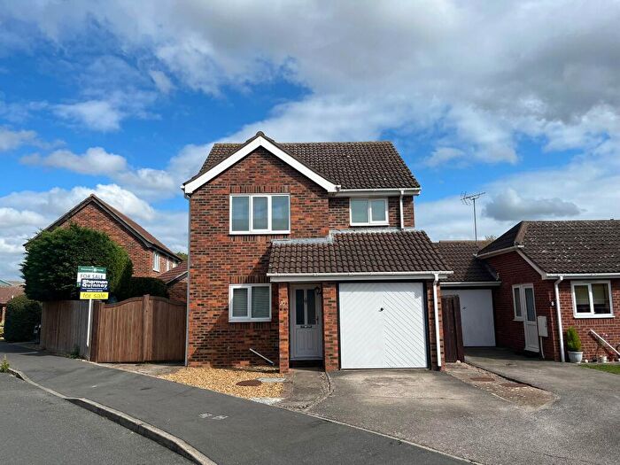 3 Bedroom Detached House For Sale In Kingfisher Close, Chatteris, PE16