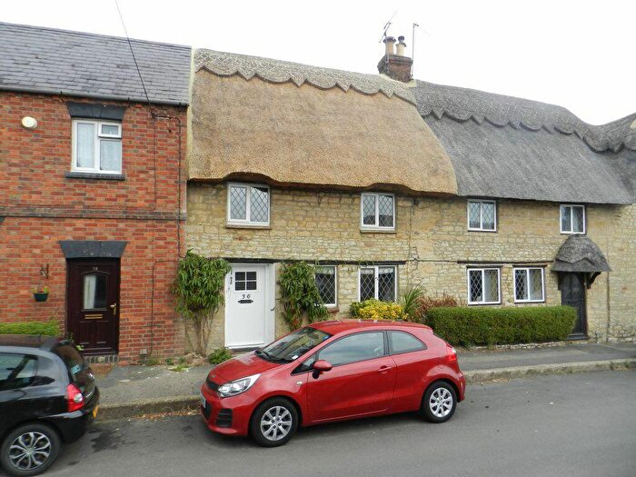 2 Bedroom Cottage To Rent In Yardley Gobion, NN12