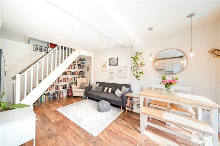 1 Bedroom Flat For Sale In Ladywell Road, Ladywell, SE13