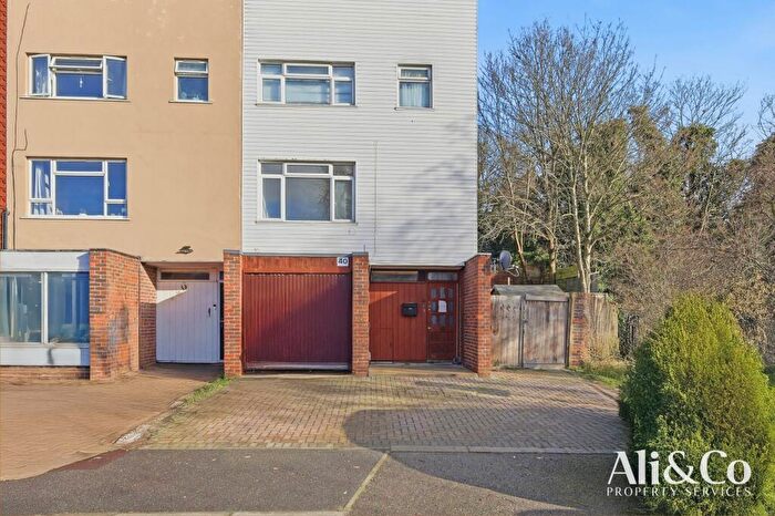 3 Bedroom Terraced House For Sale In Boscombe Avenue, Grays, RM17