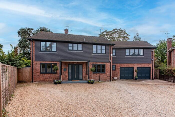 5 Bedroom Detached House For Sale In Gorselands, Newbury, Berkshire, RG14