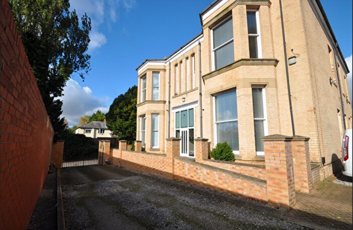 2 Bedroom Apartment To Rent In , Lawns Court, Sutton, Yorkshire, HU7
