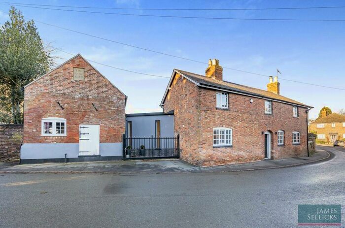 4 Bedroom Cottage For Sale In Cottage Farm, Saddington, Leicestershire, LE8