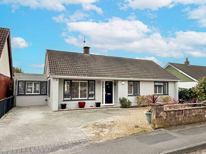 4 Bedroom Detached Bungalow For Sale In Long Lane Close, Holbury, SO45