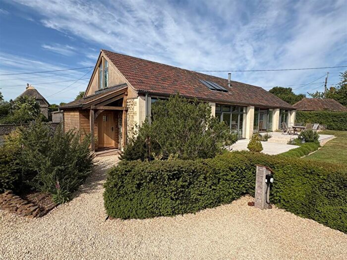 4 Bedroom Barn Conversion For Sale In Sandy Lane, SN15