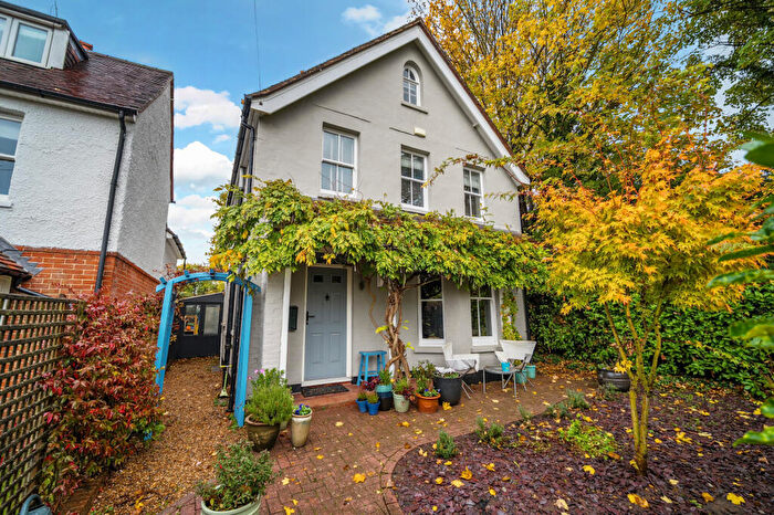 4 Bedroom Detached House For Sale In Ridgway Hill Road, Farnham, GU9