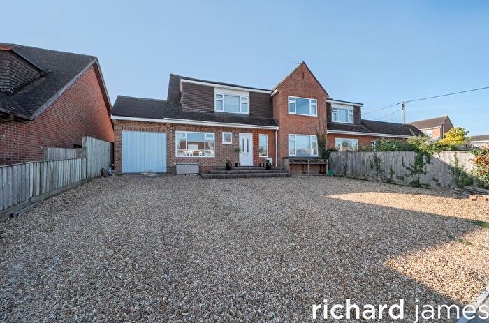 5 Bedroom Semi Detached House For Sale In Vasterne Close, Purton, SN5
