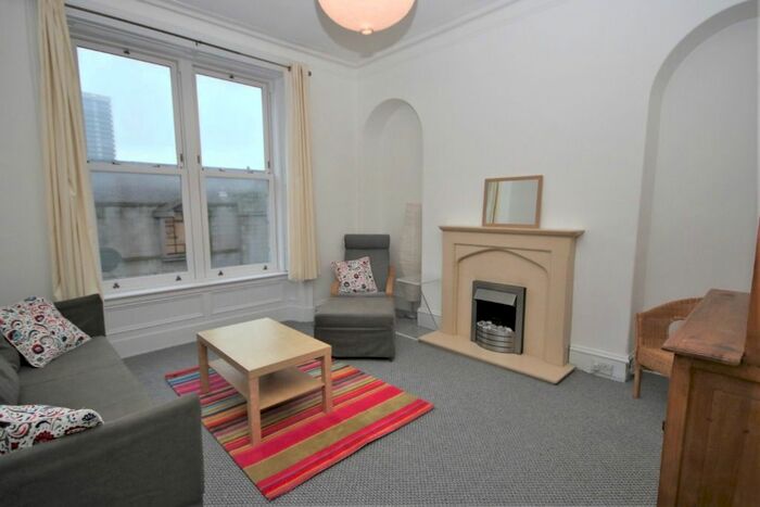 2 Bedroom Flat To Rent In King Street, City Centre, Aberdeen, AB24