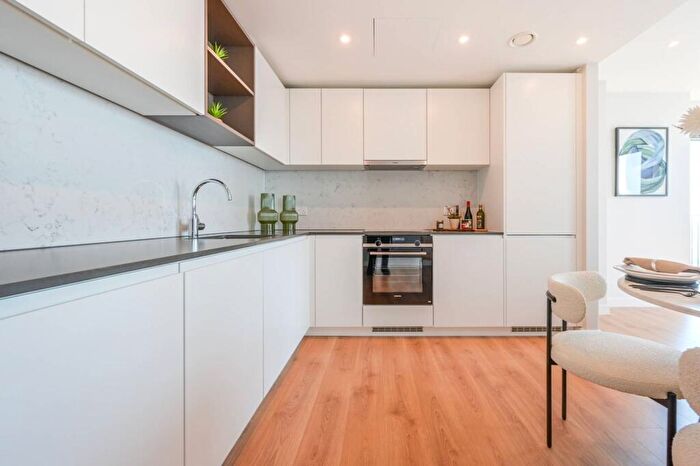 1 Bedroom Flat For Sale In One Thames Quay, Canary Wharf, London, E14