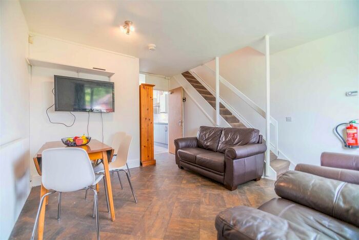 5 Bedroom Property To Rent In Blakeney Place, York, YO10