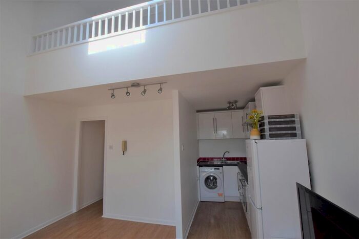 1 Bedroom Property To Rent In Alexander Close, New Barnet, Barnet, EN4