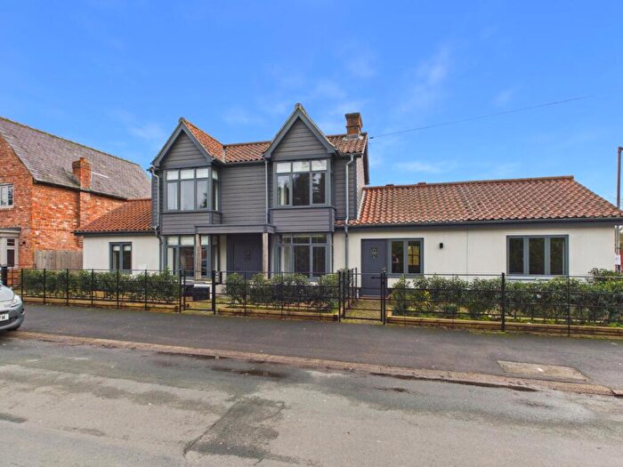 3 Bedroom Link Detached House For Sale In Main Street, Tickton, Beverley, HU17