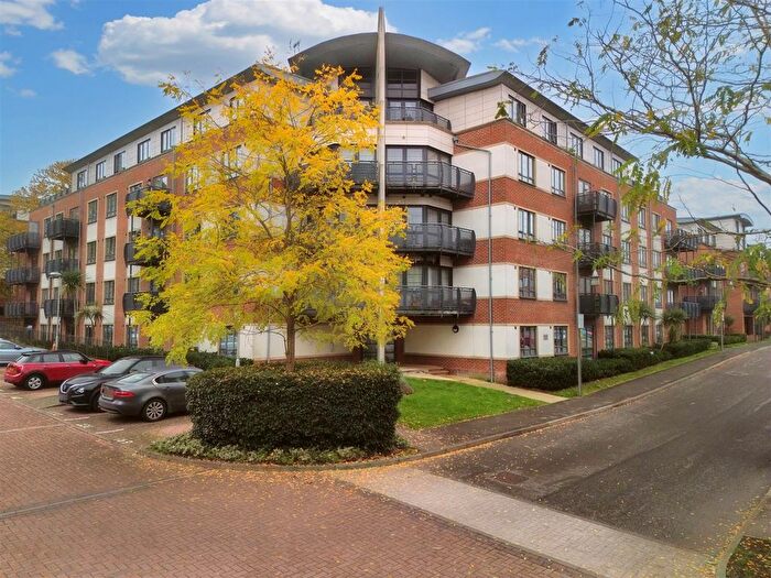 1 Bedroom Flat To Rent In Kestrel Road, Farnborough, GU14