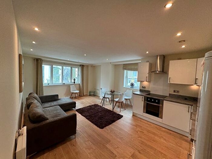 2 Bedroom Flat To Rent In Masshouse Plaza, Birmingham, B5