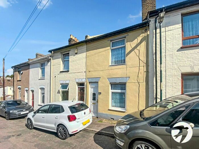 3 Bedroom Terraced House To Rent In Hope Street, Chatham, Kent, ME4