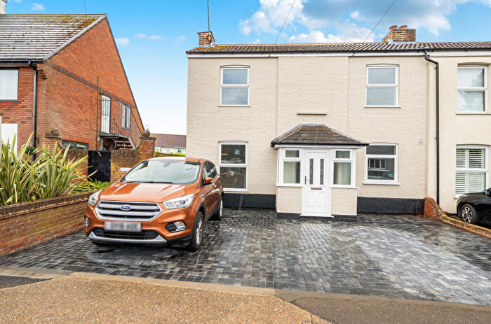 3 Bedroom Semi Detached House For Sale In Woodbridge Road, Ipswich, Suffolk, IP4