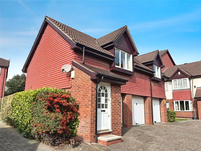 1 Bedroom Maisonette For Sale In Sterling Gardens, London, SE14